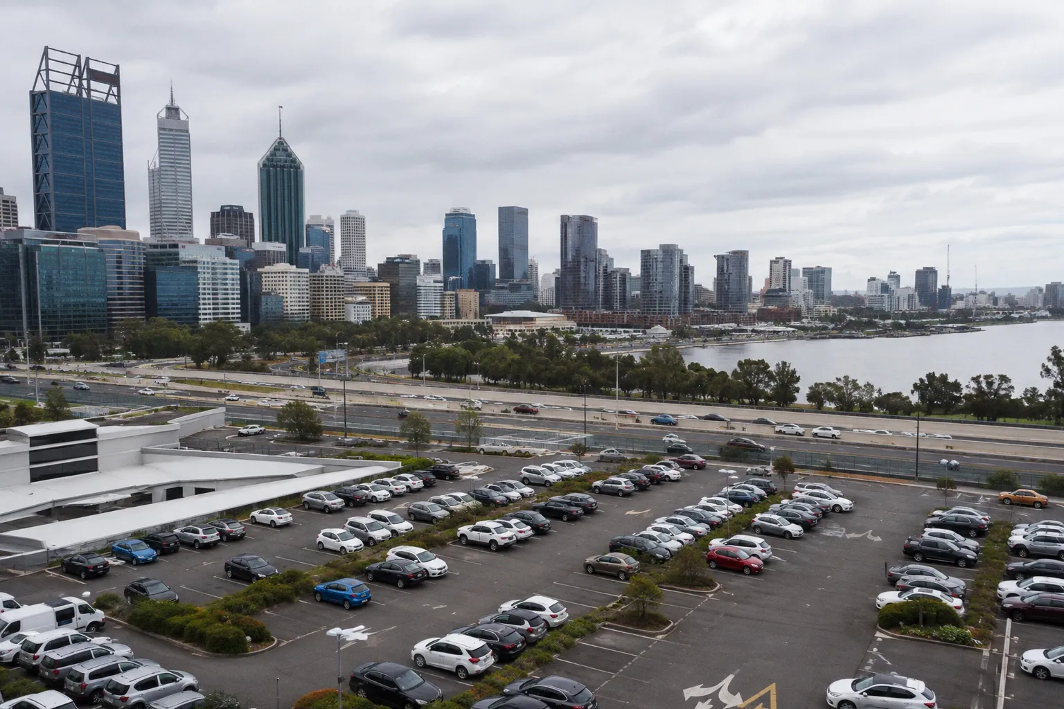 Wynajem samochodów w Perth (Australia): praktyczny poradnik